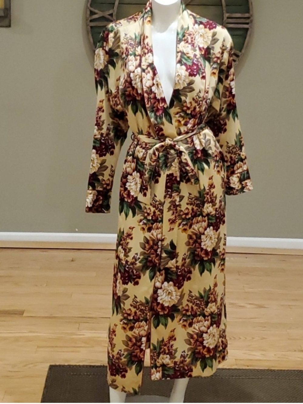 Vintage Victoria's Secret Cream Floral Long Sleeve robe